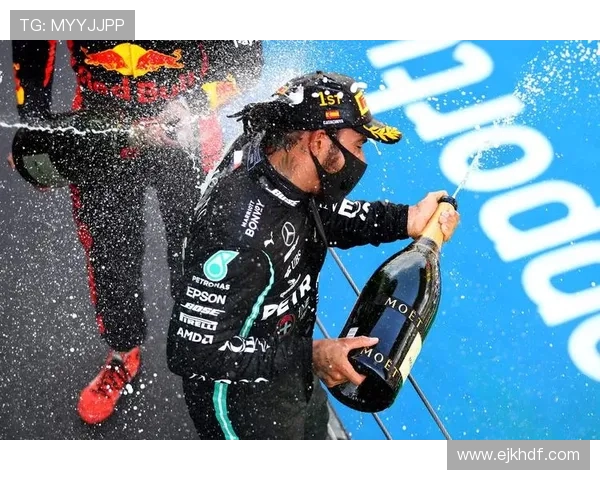 F1赛车手汉密尔顿斩获第100个胜利 为历史新篇章写下浓重一笔