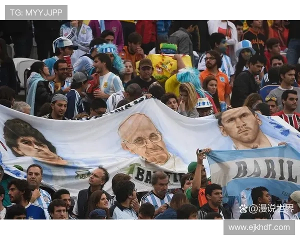 年轻球星爆发助力球队逆转取胜引燃赛季冠军争夺大战激情时刻再现