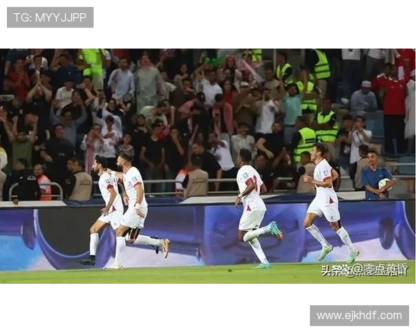 世界杯小组赛精彩回顾：强队晋级黑马崛起，足球魅力再度绽放