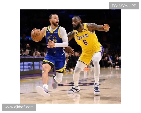 湖人逆转勇士上演惊险绝杀全场沸腾球迷热议比赛走势与关键细节曝